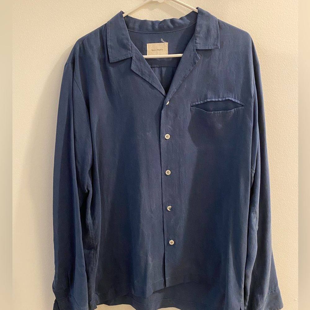 Basic rights cotton button down